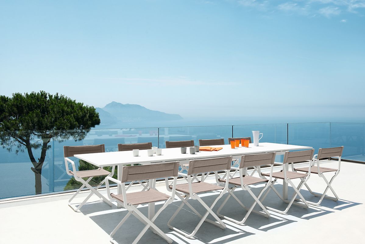 Regiestühle sind im Trend. Sie lassen sich einfach zusammenklappen und transportieren.