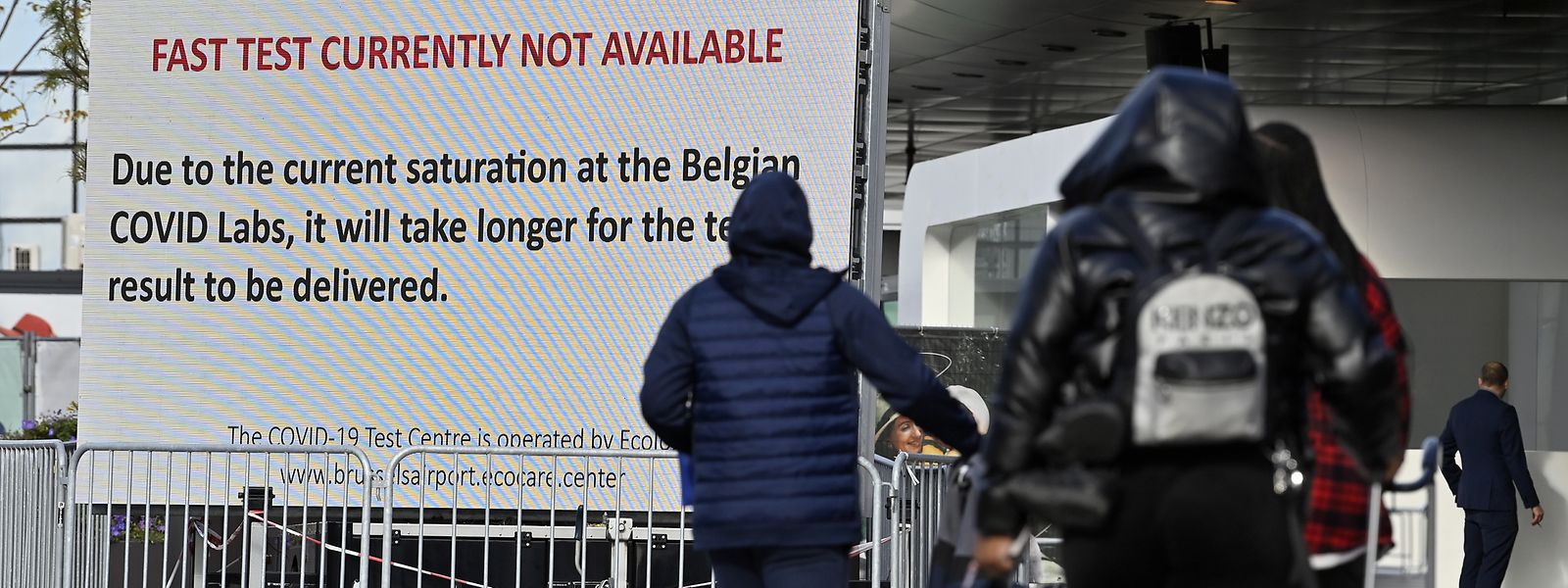 Belgien bleibt ein Brennpunkt der Corona-Pandemie. Am Flughafen Zaventem können aufgrund überlasteter Labore derzeit keine Corona-Schnelltests durchgeführt werden.