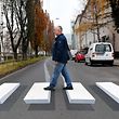 3D-Zebrastreifen, wie hier im österreichischen Linz, wird es in Luxemburg nicht geben. Die optische Täuschung könnte die Menschen irritieren, heißt es.