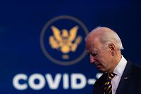 WILMINGTON, DE - DECEMBER 29: U.S. President-elect Joe Biden departs after delivering remarks on the ongoing coronavirus (COVID-19) pandemic at the Queen Theater on December 29, 2020 in Wilmington, Delaware. Biden will be inaugurated as the 46th president in a scaled-down ceremony due to the pandemic in Washington D.C. on January 20, 2021.   Mark Makela/Getty Images/AFP
== FOR NEWSPAPERS, INTERNET, TELCOS & TELEVISION USE ONLY ==