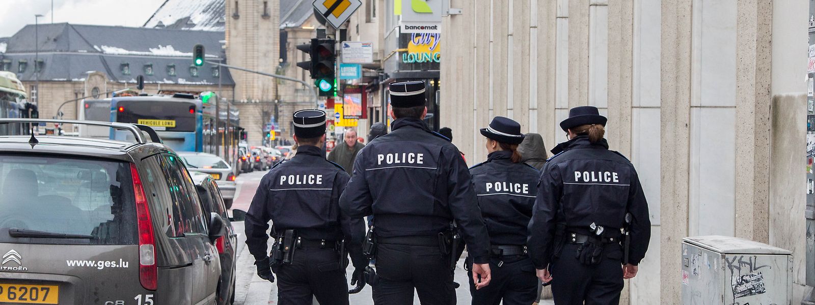 75 nouveaux policiers dernièrement assermentés seront affectés au quartier de la gare pour renforcer la présence des forces de l'ordre.