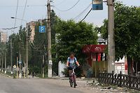 Uma rua da cidade de Lysychansk numa imagem captada em junho.