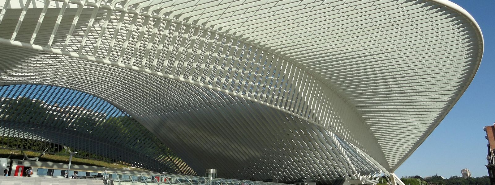 Der futuristisch anmutende TGV-Bahnhof Liège- Guillemins wurde 2009 eröffnet.