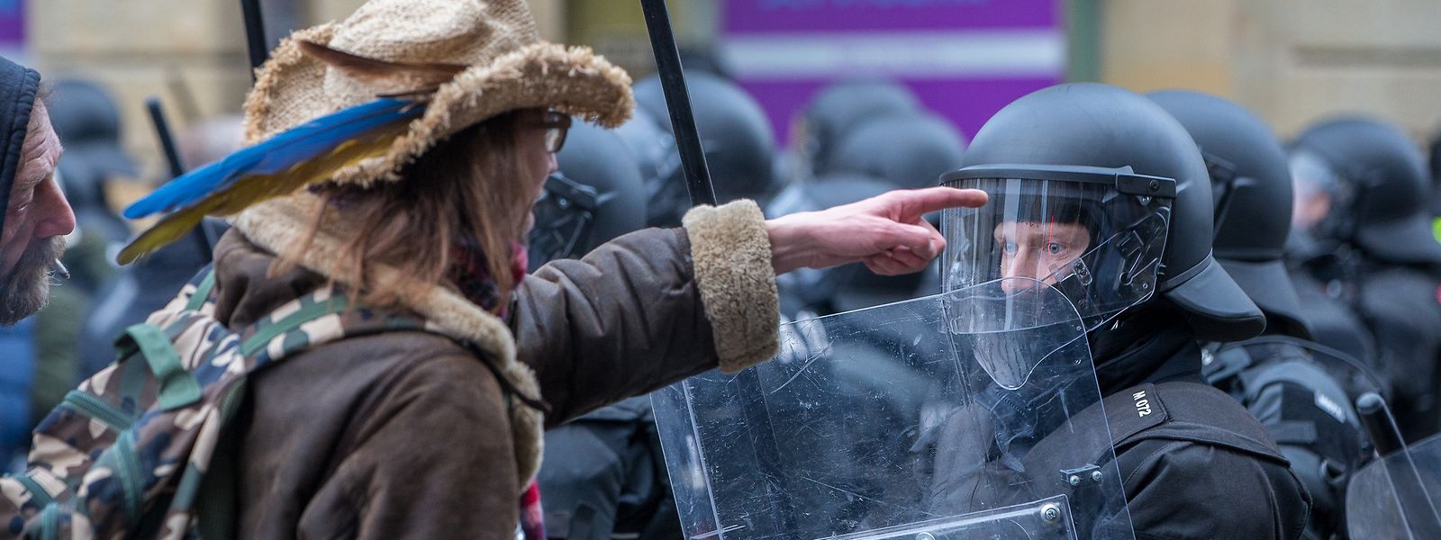 Gewaltbereite Protestler und potenzielle Gefährder sollen in Zukunft härter bestraft werden.
