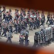 (Berkas) Dalam arsip foto yang diambil pada 22 Februari 2021 ini, polisi bersiap membubarkan para pengunjuk rasa yang ikut serta dalam protes menentang kudeta militer di Nepita.  - 1 Februari 2022 menandai satu tahun sejak militer Myanmar merebut kekuasaan, menggulingkan pemerintah sipil dan menangkap pemimpin sebenarnya, Aung San Suu Kyi.  (Foto oleh AFP)