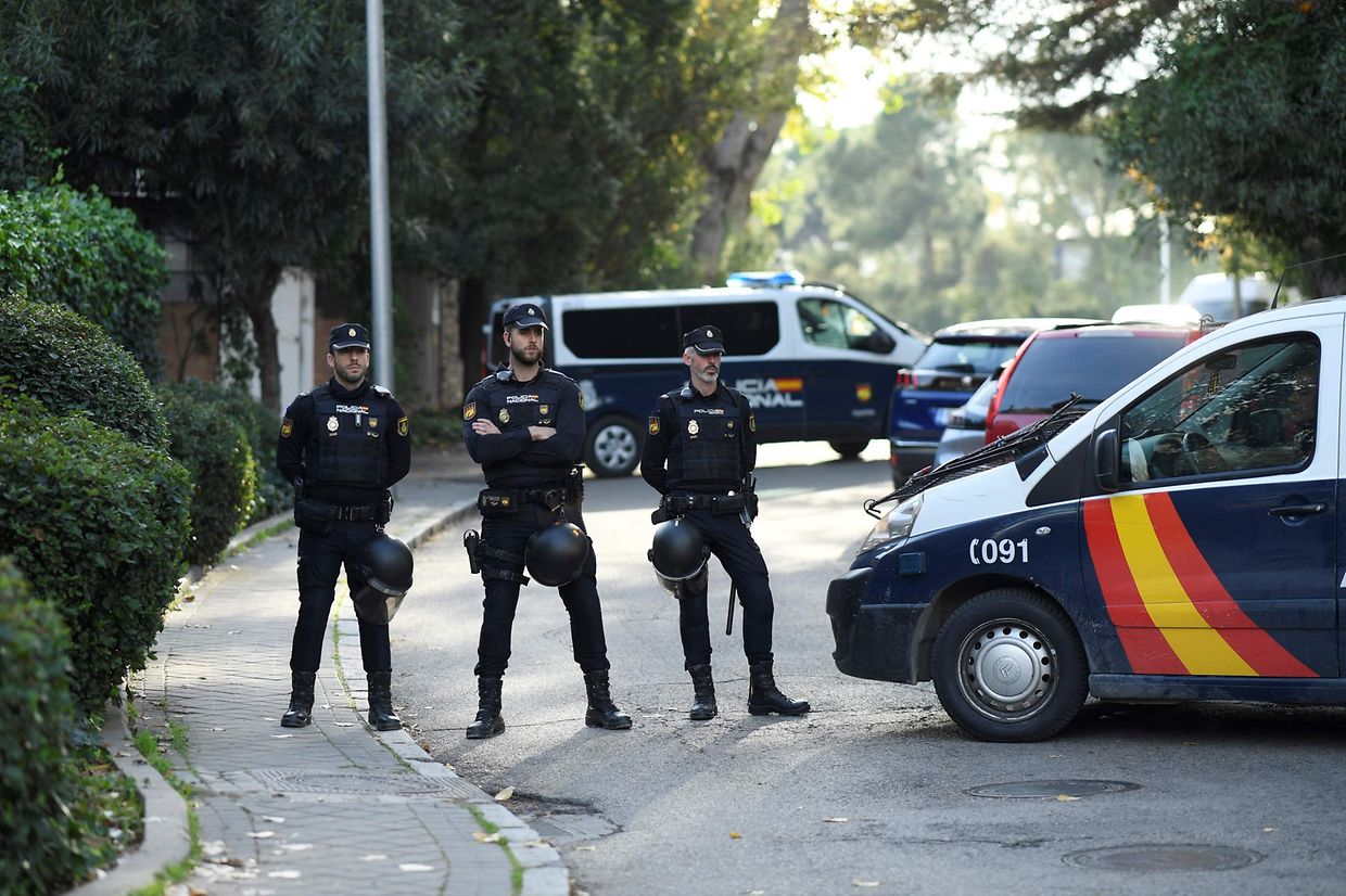 Na embaixada da Ucrânia em Madrid foi montado um dispositivo antiterrorista após a explosão de carta armadilhada.