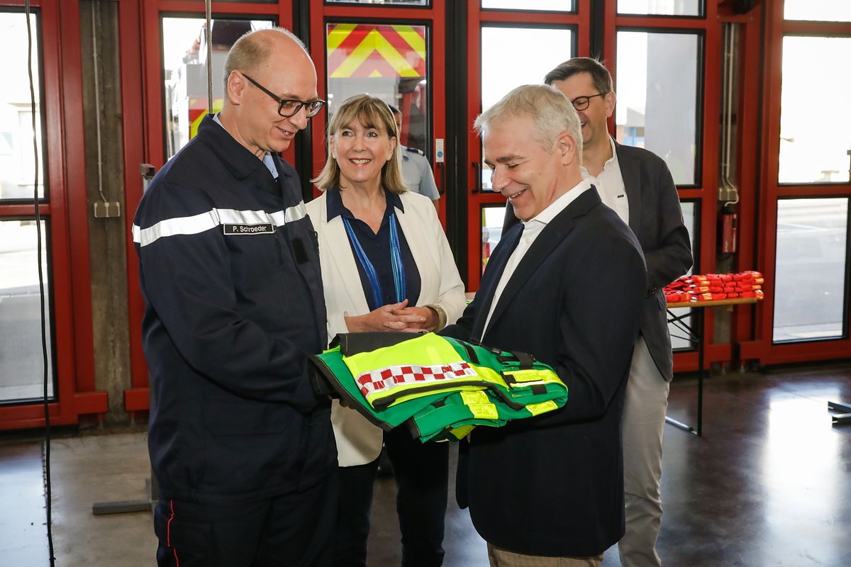 Die Zusammenarbeit von freiwilliger Feuerwehr und Protection civile hat begonnen. Eindrücke vom ersten Arbeitstag.
