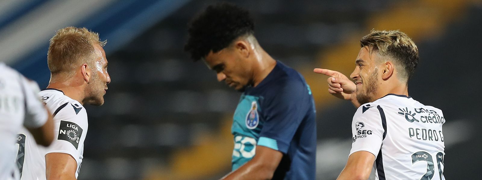 Fc Porto Cai Em Famalicao Portimonense Vence Gil Vicente