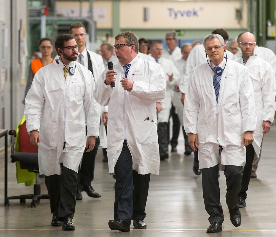 Erbgroßherzog Guillaume besuchte am Dienstag das DuPont-Werk in Contern. 