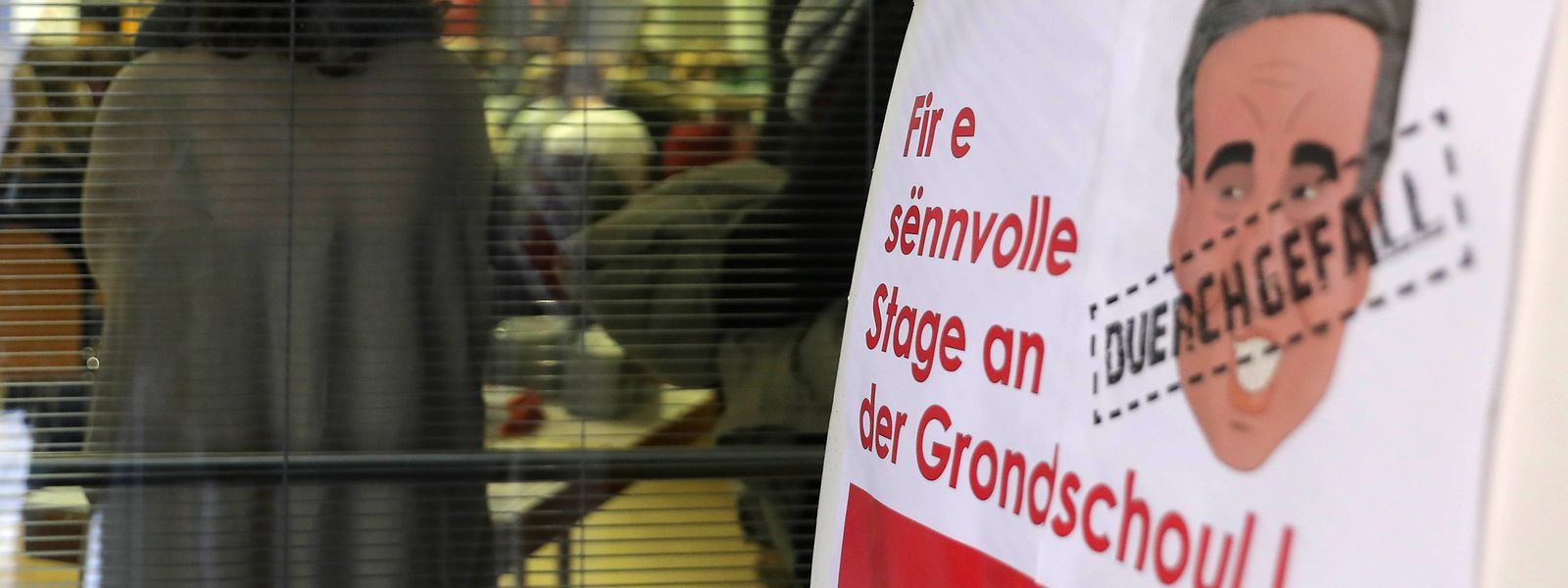 Der SEW hatte Mitte Januar zu einer Protestveranstaltung nach Bonneweg eingeladen, um für einen sinnvollen Stage zu protestieren.