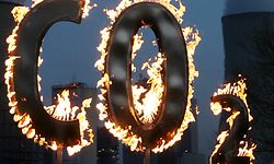 Zerstörerisches CO2: Nur mit einer Klimapolitik, die keine Kompromisse eingeht, kann die Emissionsbilanz dauerhaft verbessert werden.