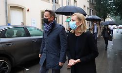 Visite du Premier ministre Xavier Bettel au Grund, où plusieurs maisons ont été touchées par des inondations / Foto: Sibila LIND