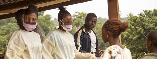 Rund 9.600 Menschen haben sich seit dem vergangenen Jahr in Liberia mit Ebola infiziert.