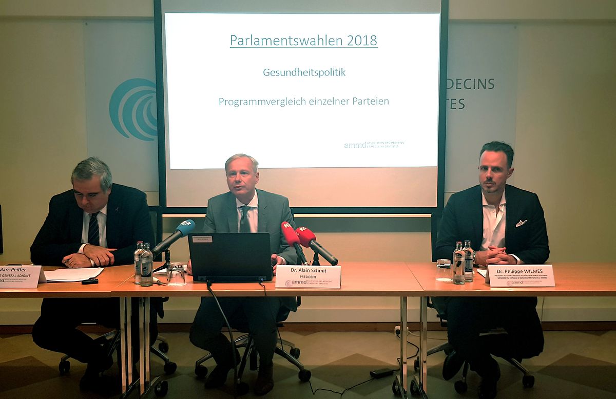 Dr. Marc Peiffer, Generalsekretär der AMMD; Dr. Alain Schmit, Präsident der AMMD; Dr. Philippe Wilmes, Mitglied des Verwaltungsrats der AMMD (v.l.n.r.)