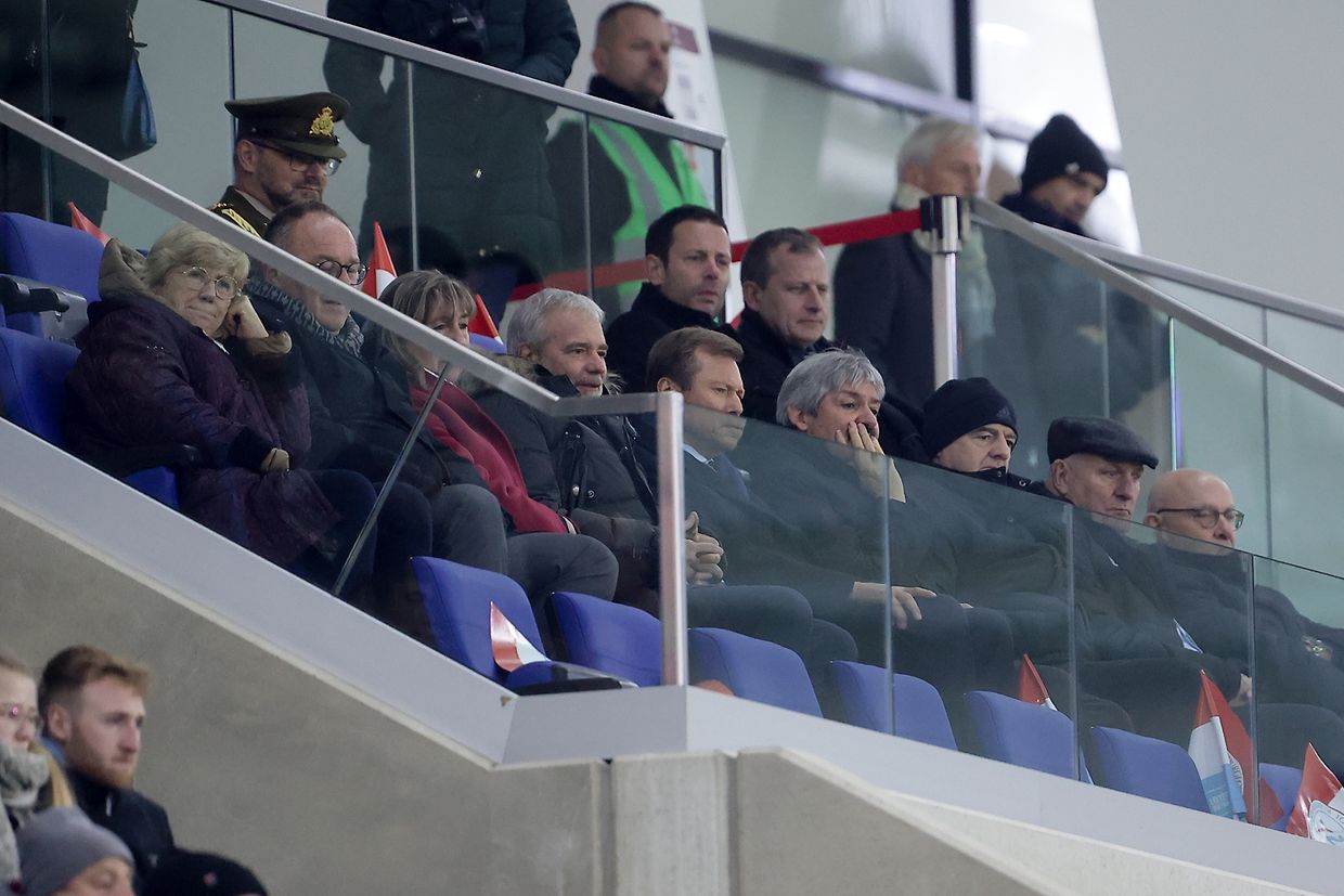 Grand Duke Henry (5 from left), FLF President Paul Philip (6 from left) and FIFA President Gianni Infantino (7 from left) were seated in the official gallery.