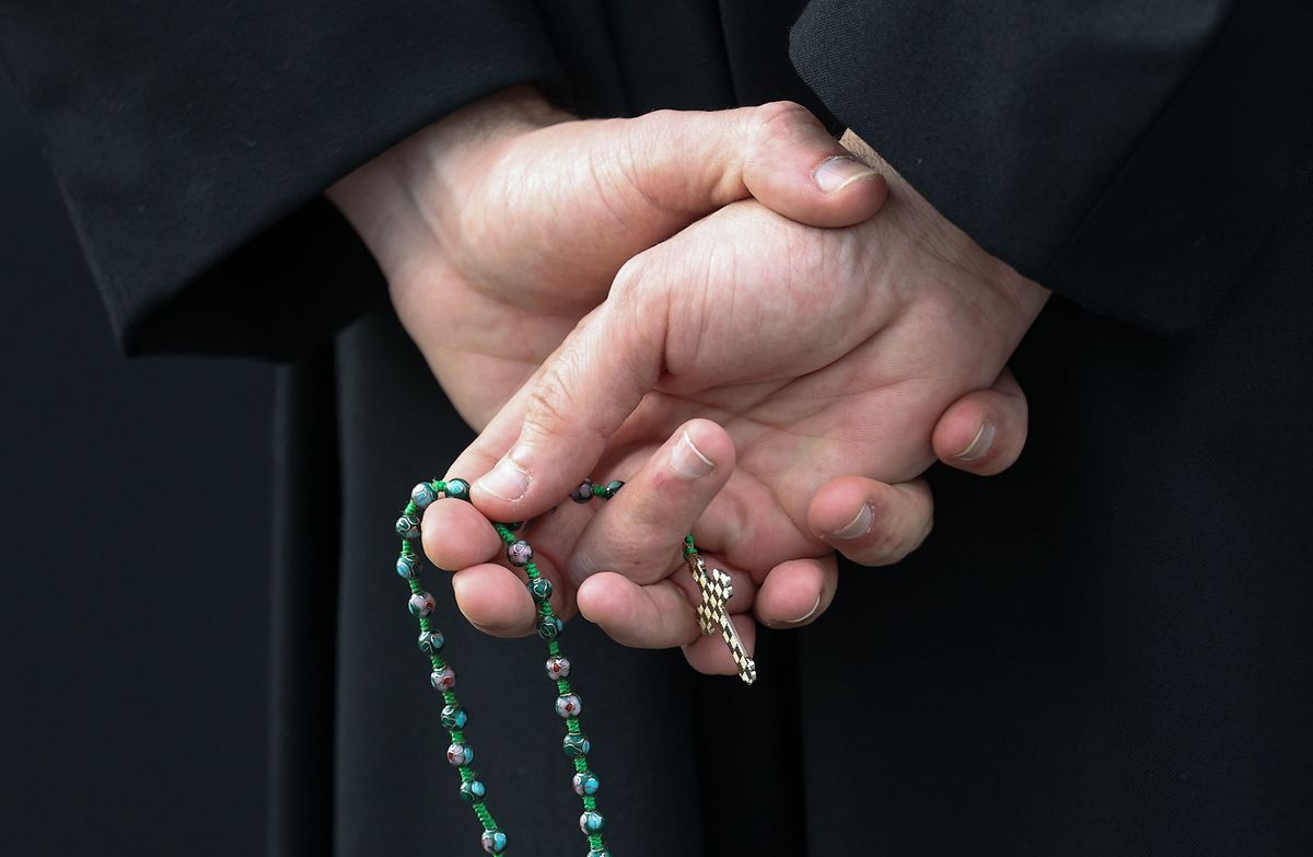 Dá a impressão que a Igreja Católica, especialista em redenções, não consegue – ou não quer -, encontrar o caminho para a sua nesta questão de abuso sexual de menores.