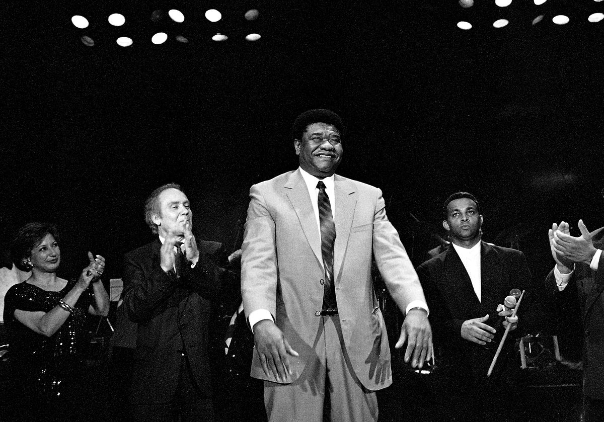 Em 1992, Bana, o "Rei da Morna", foi homenageado na sala da Aula Magna, em Lisboa, pelos seus 50 anos de carreira.