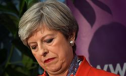 Hängende Köpfe bei den Tories: Theresa May hat wahrscheinlich die Mehrheit verspielt.