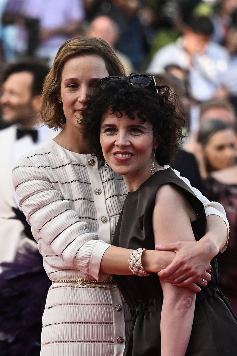 Vicky Krieps et la réalisatrice de "Corsage" Marie Kreutzer.