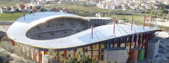 O jogo vai ter lugar no estádio Dr Magalhaes do Pessoa , em Leiria