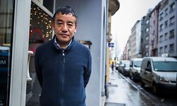 Restaurantbetreiber Narayan Gurung hofft darauf, dass sich Bewohner und Geschäftsleute für ihr Stadtviertel einsetzen.