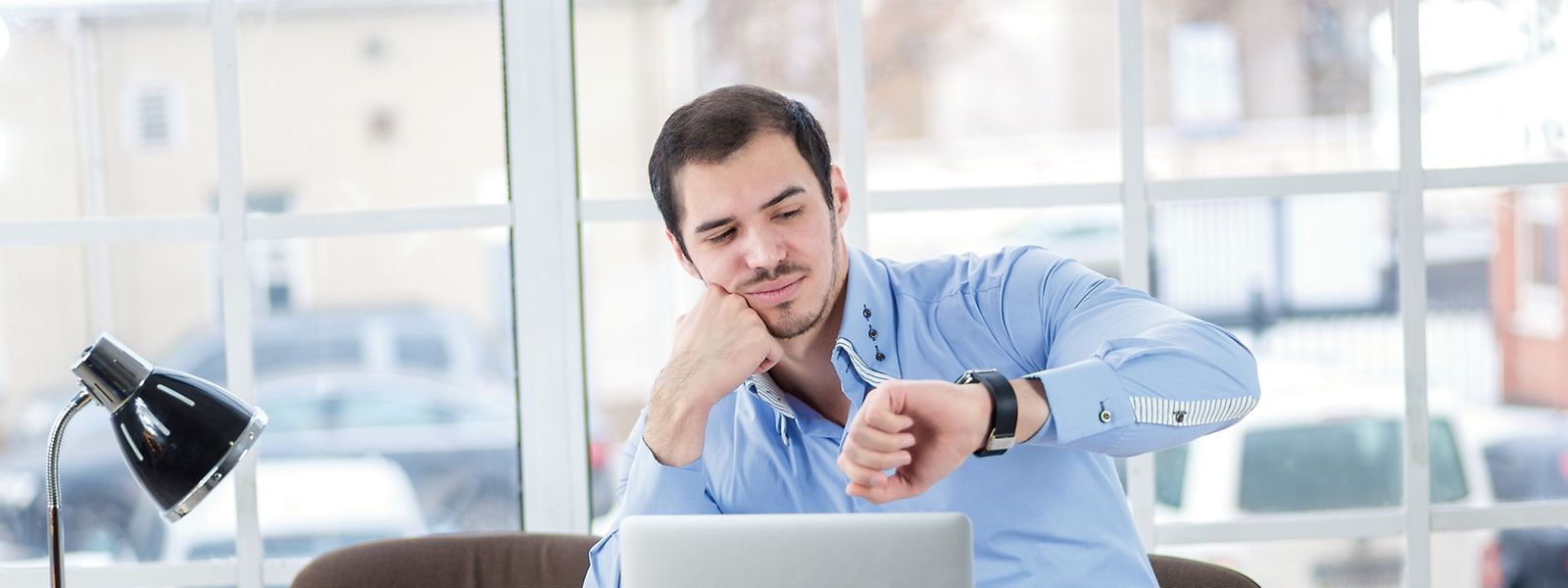 Die Gewerkschaften betonen, dass sich die Debatte um die Arbeitszeiten nicht auf die gesetzliche 40-Stunden-Woche versteifen dürfe.