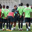 Rui Jorge (C), treinador da sele��o nacional de Sub-21, fala com os seus jogadores durante um treino no est�dio Cidade de Barcelos, 4 de setembro de 2013. Portugal enfrenta amanh� a Noruega no jogo de qualifica��o para o Campeonato da Europa Rep�blica Checa 2015. JOSE COELHO/LUSA