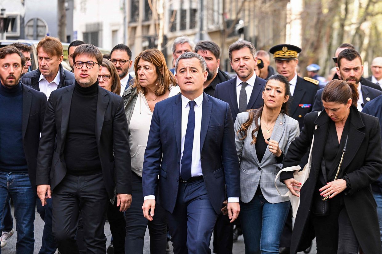 The French Interior Minister Gérald Darmanin (middle) and the Mayor of Marseille, Benoît Payan (2nd from left) rushed to the scene.