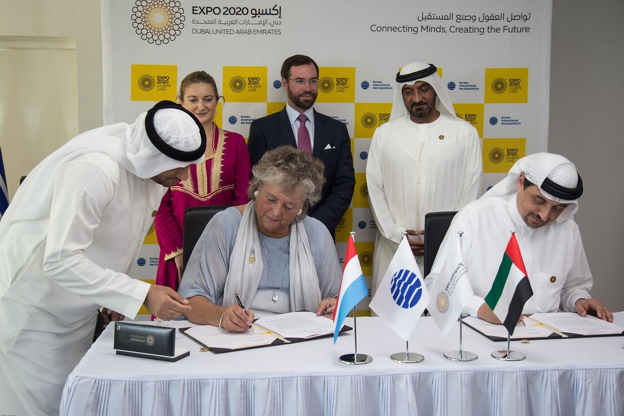 Die Kommissarin Maggy Nagel unterzeichnete am Mittwoch in Dubai den Vertrag mit den Ausrichtern der Expo 2020.
