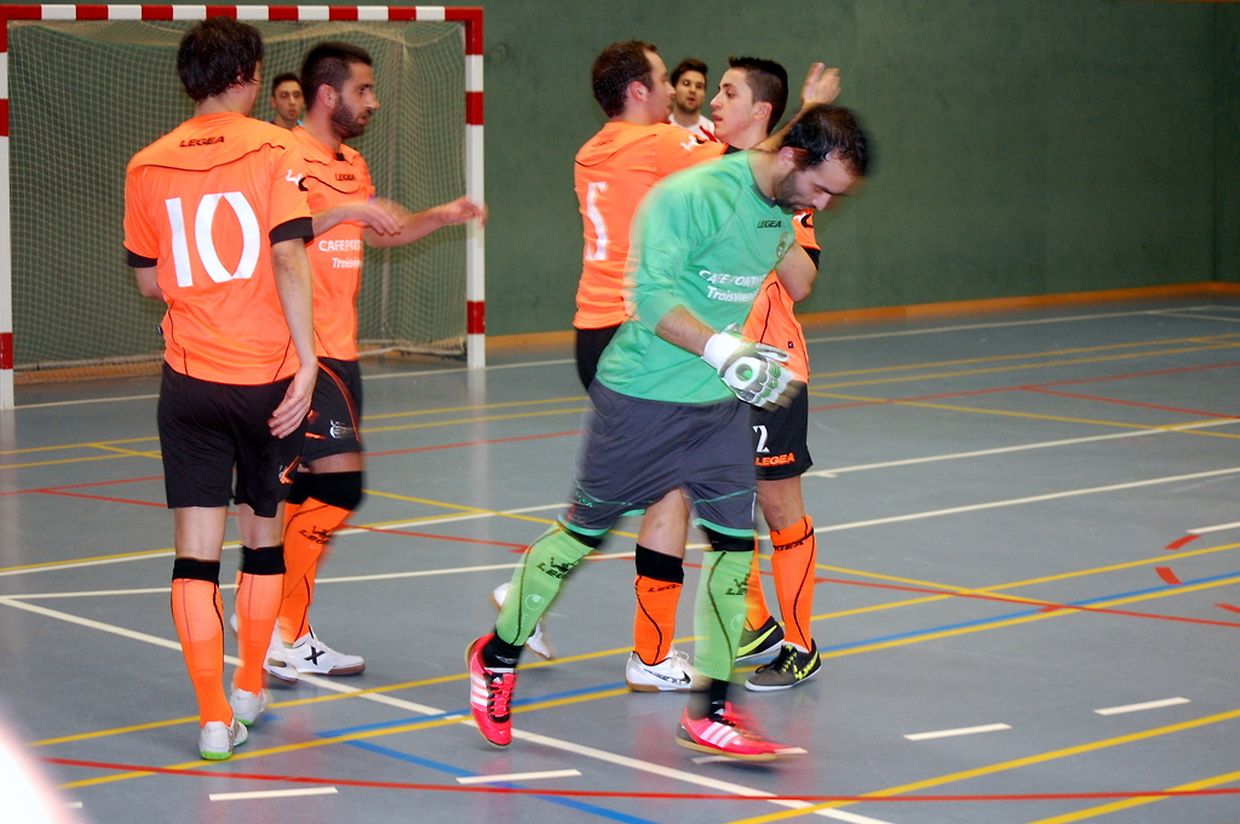 Le septième but de Clervaux. Gabriel André, Jonathan Lemos, Rafael Fernandes, Bryan Nascimento de Araujo et André Dias Gomes