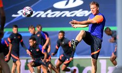 Leipzig's German headcoach Julian Nagelsmann attends a training session at the Jose Alvalade stadium in Lisbon on August 12, 2020 on the eve of the UEFA Champions League quarter-final football match between Leipzig and Atletico Madrid. (Photo by LLUIS GENE / AFP)