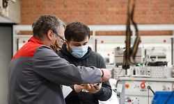 Lokales,  Illustration, Covid 19, Corona- Krise, Lycée technique arts et métiers, Schulanfang mit Regeln,  Lockerung der Ausgangsbeschränkung, Einschränkung, Kontaktbeschränkung, Ateliers Schweisser und electro Foto: Anouk Antony/Luxemburger Wort