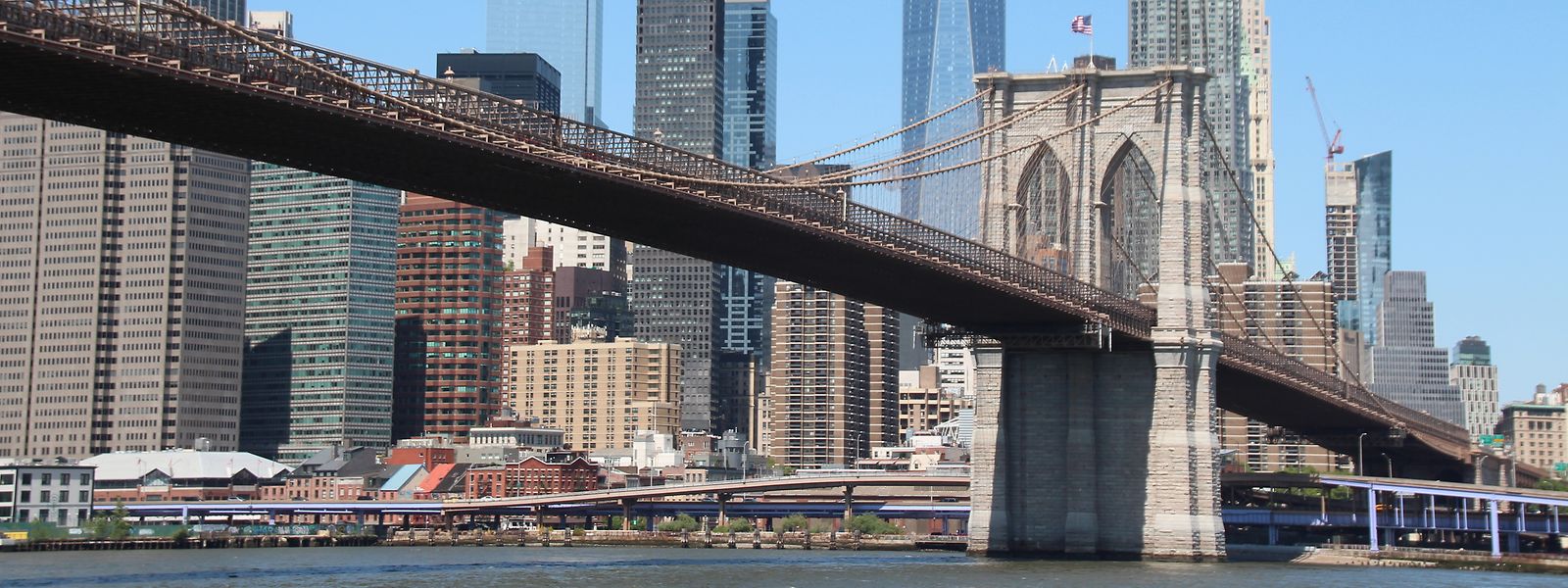 Die 140 Jahre alte Brooklyn Bridge ist eines der berühmtesten Wahrzeichen von New York und zieht jedes Jahr Millionen von Touristen an.
