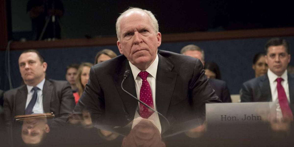 Der ehemalige CIA-Direktor John Brennan belastet Trumps Team in der Russland-Affäre. 