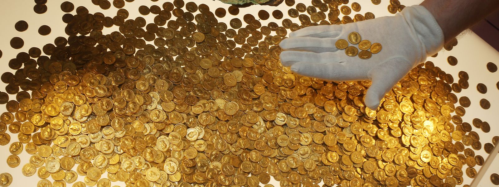 Der "Trierer Goldschatz" wurde 1993 gefunden. Es handelt sich um den weltweit größten Goldschatz der römischen Kaiserzeit: 18,5 Kilo schwer und rund 2600 Münzen stark. 