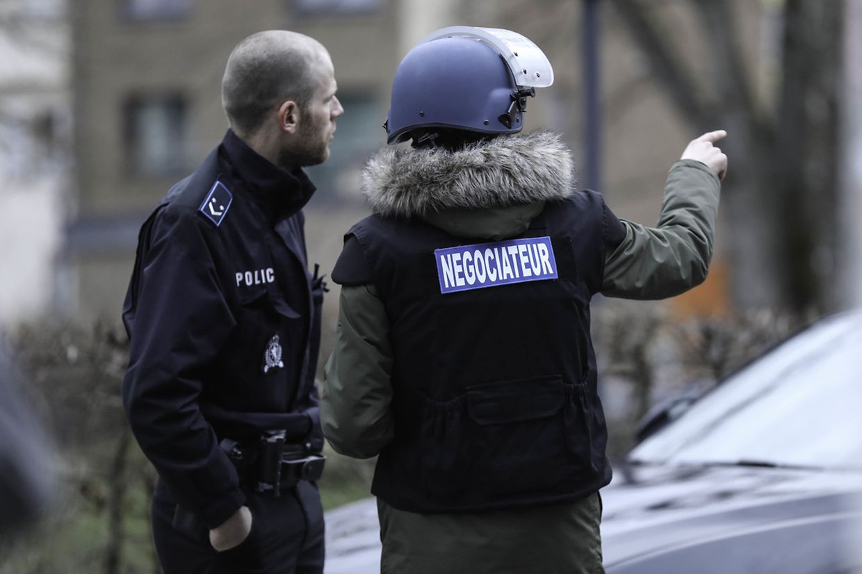 Lokales, Polizeieinsatz Cessingen, Mann droht sich in die Luft zu sprengen. Foto: Guy Wolff/ Luxemburger Wort