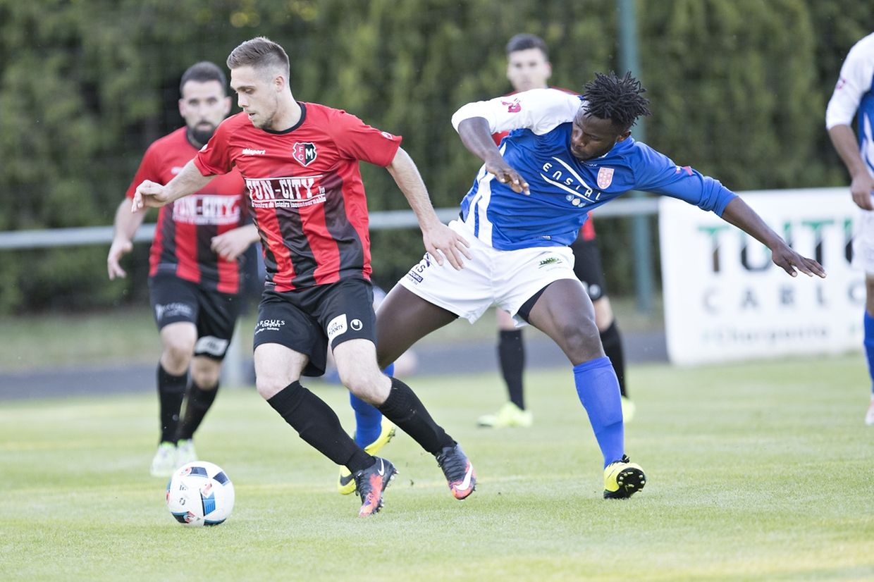 FC Mondercange - Union 05 Kayl-Tétange 1-2. - Jonathan Zydko FCM) et Peti Seco Sano.