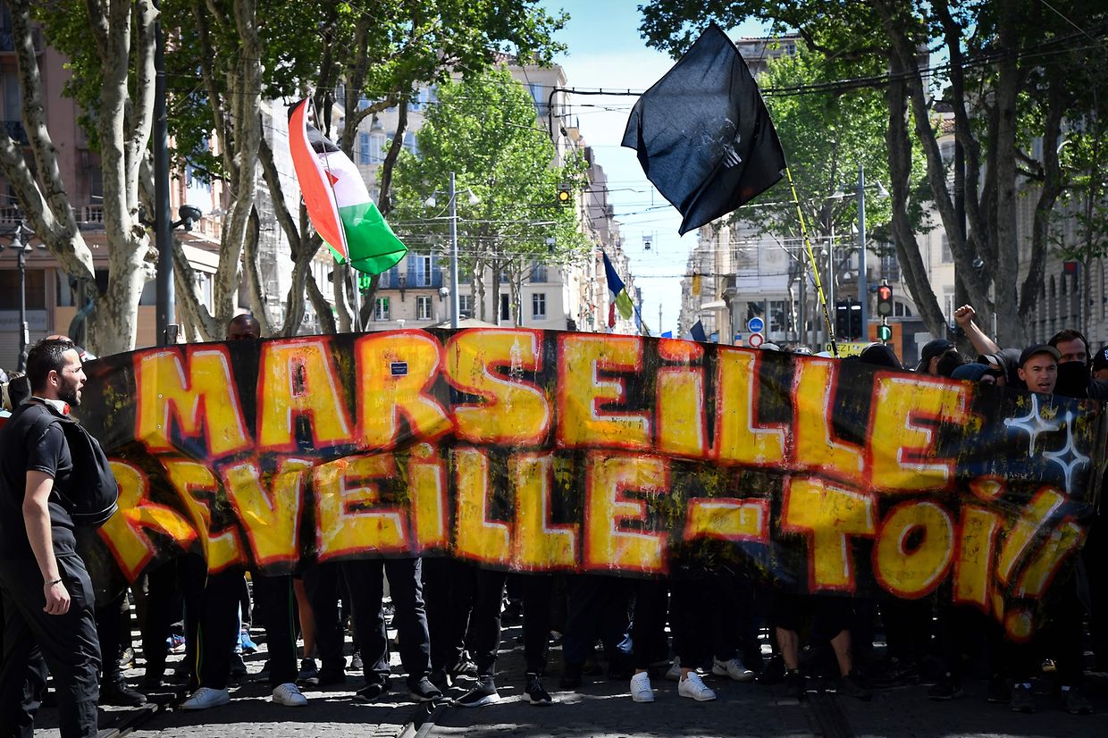 Forças policiais voltaram a ser mobilizadas para o controlo às manifestações dos coletes amarelos em diversas cidades francesas. 