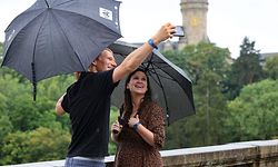 Lokales,Regenschirm statt Sonnenschirm,Regen,Wetter,Foto: Gerry Huberty/Luxemburger Wort