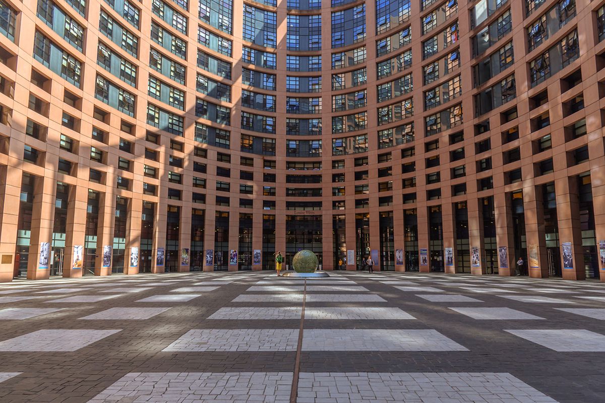MEPs back corporate tax overhaul (photo: Shutterstock)