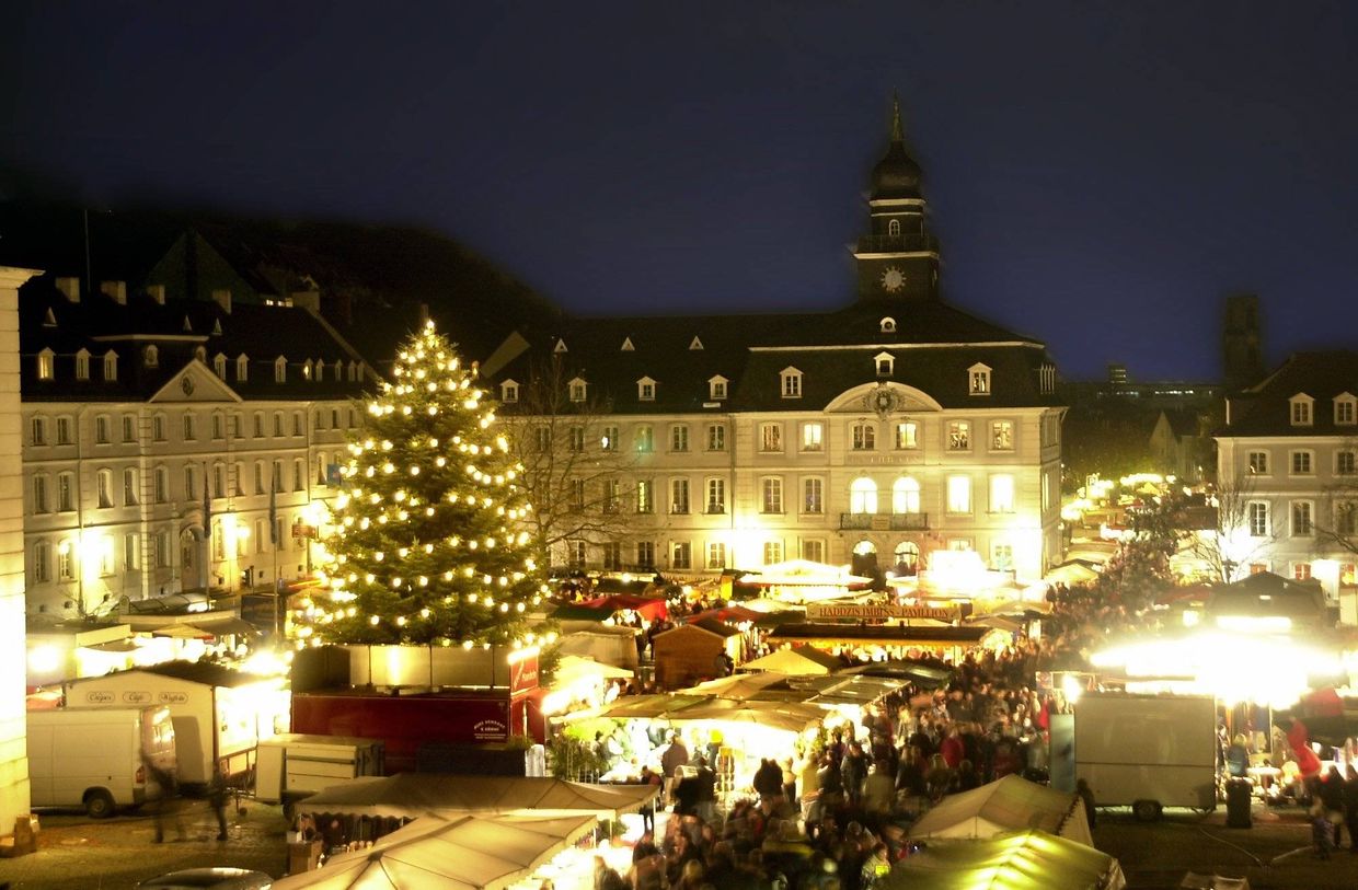 Weihnachtsmarkt am Schloss in Alt-Saarbrücken. 
Foto: Iris Maurer