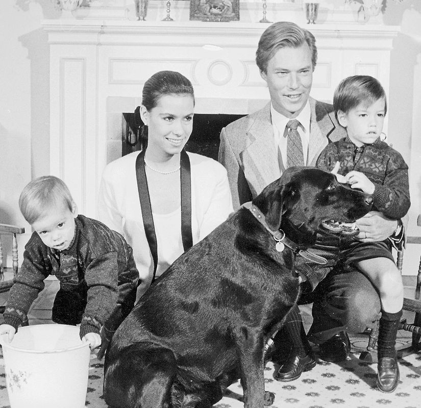 Am großherzoglichen Hof kündigt sich ein freudiges Ereignis an: Erbgroßherzogin Maria Teresa sieht zum dritten Mal Mutterfreuden entgegen.