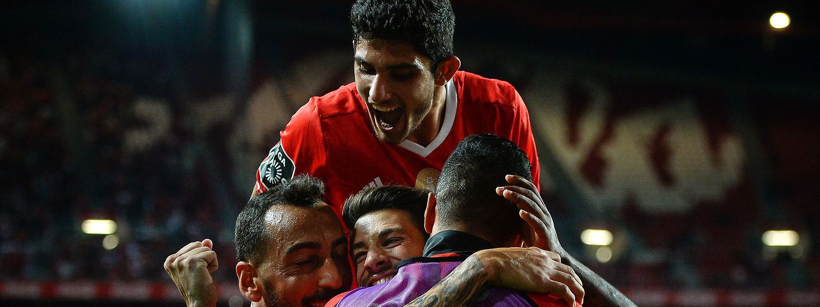 Encarnados querem conquistar os três pontos frente ao Nápoles