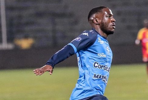 Le Racing dégotte enfin un attaquant