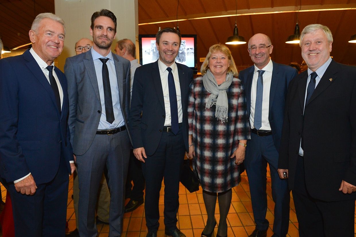 FSCL-Vizepräsident Emile Hermes, Florian Salzinger (FSCL), UCI-Präsident David Lappartient, Denise Kinn (FSCL), FSCL-Präsident Camille Dahm und FSCL-Generalsekretär Ed Buchette