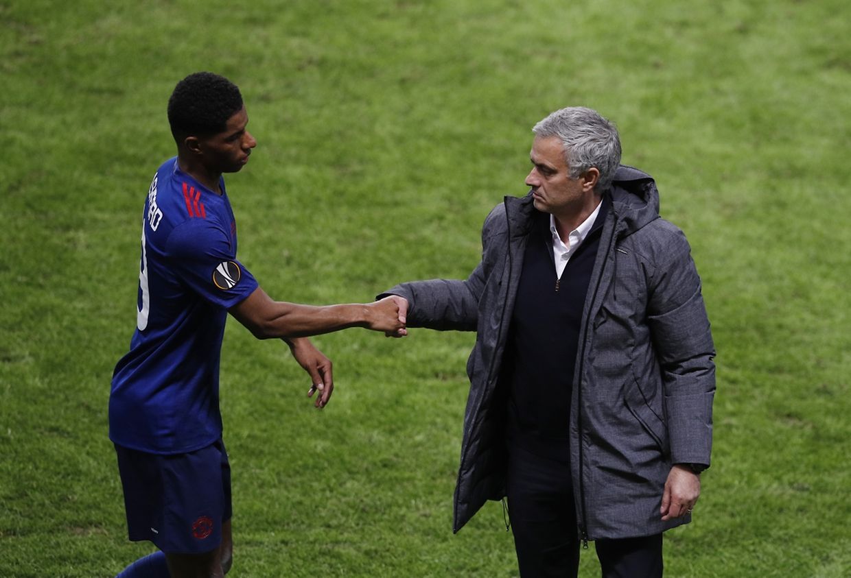 Football Soccer - Ajax Amsterdam v Manchester United - UEFA Europa League Final - Friends Arena, Solna, Stockholm, Sweden - 24/5/17 Manchester United's Marcus Rashford shakes Jose Mourinho's hand after being substituted off Reuters / Phil Noble Livepic