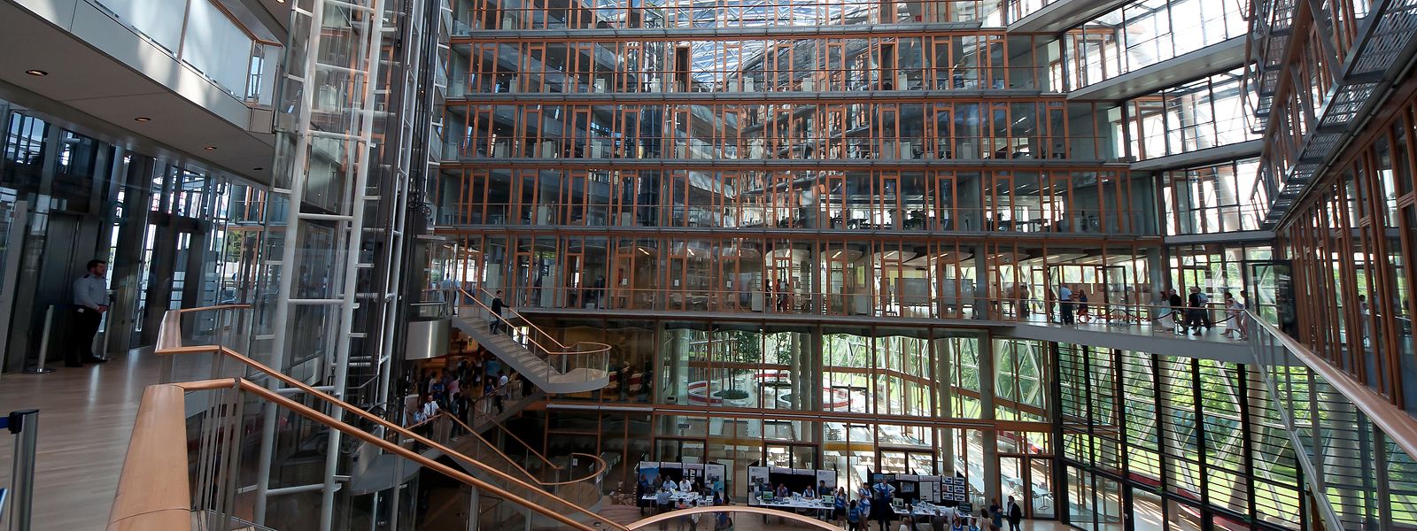 Im Inneren des Gebäudes der Europäischen Investitionsbank ereignete sich im November 2013 ein tragischer Vorfall. 