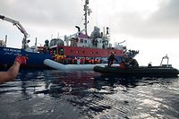 Im Mittelmeer ist ein neues Migrantenschiff auf Irrfahrt.