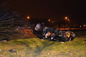 Les deux occupants ont été blessés dont l'un très sérieusement. Son pronostic vital est engagé.