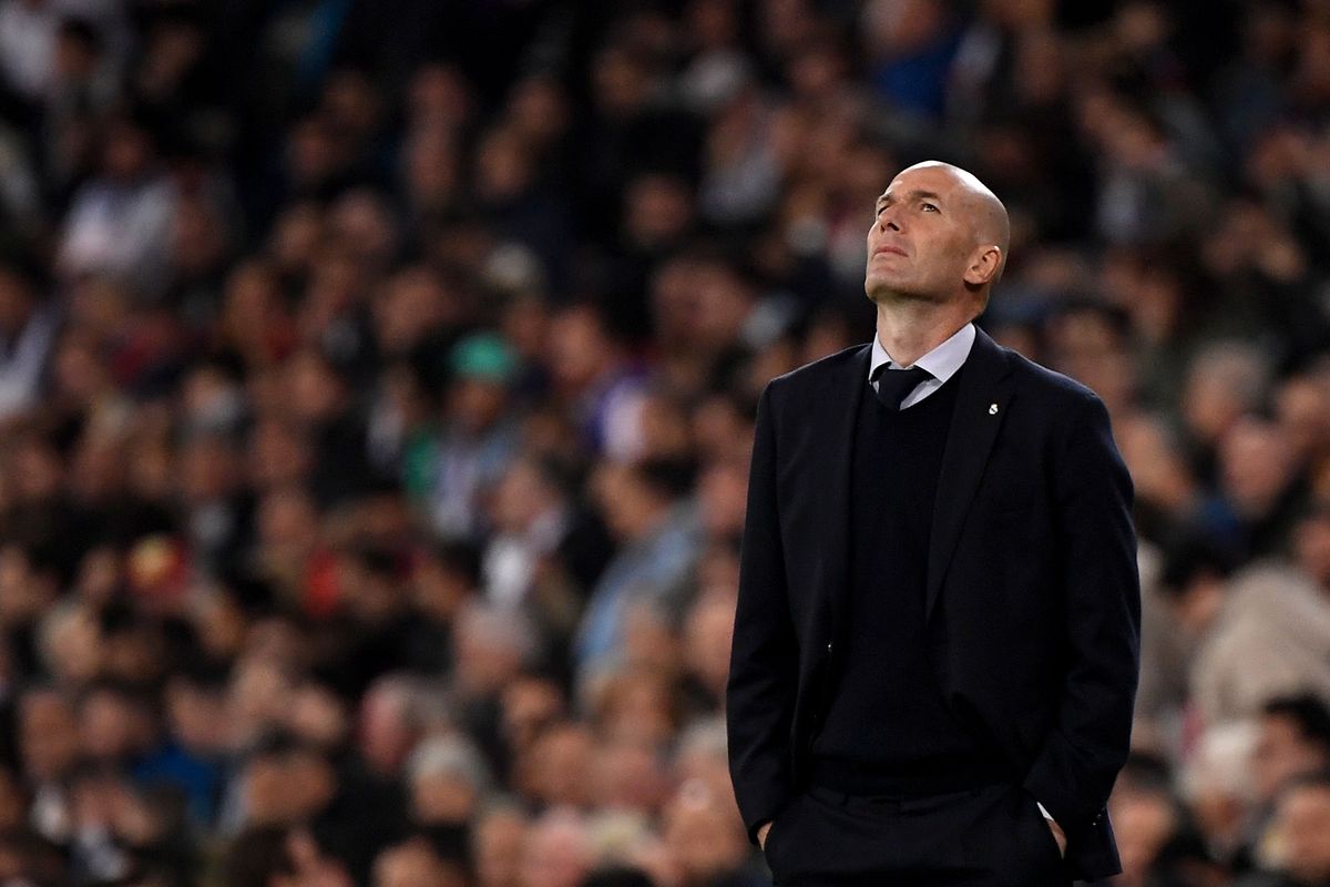 Real Madrids Trainer Zinédine Zidane wittert seine Chance.